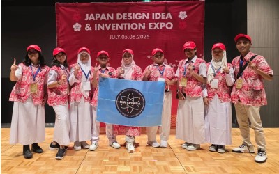 Solopos: Ikut Kompetisi JDIE di Jepang, Tim Inovasi SMP Negeri 1 Solo Raih 2 Medali Emas