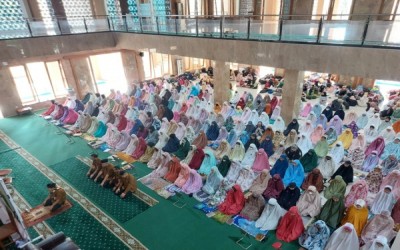 Radar Solo : Wujudkan Smart Generation yang Sholeh Sholehah, SMPN 1 Surakarta Gelar Pesantren Ramadan